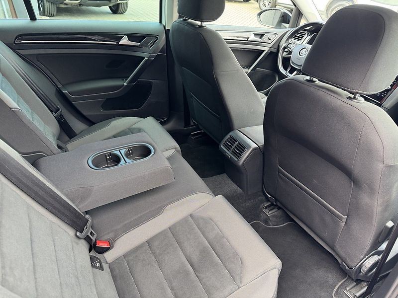 Volkswagen Golf (2017) 1.4TSi HighLine LED Navi Pano - fotka 22 z 50