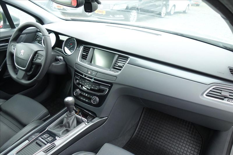 Peugeot 508 2,0 BHDi 110KW,ČR,S&S ALLURE. - fotka 14 z 36