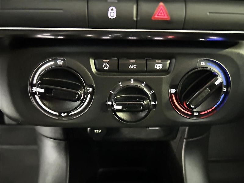 Citroën C3 1,2   PureTech,ČR,1.MAJ,SERVIS - fotka 14 z 19