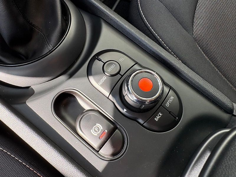 Mini Clubman Cooper 1.5i 100 kW Moonwalk,ČR - fotka 36 z 51