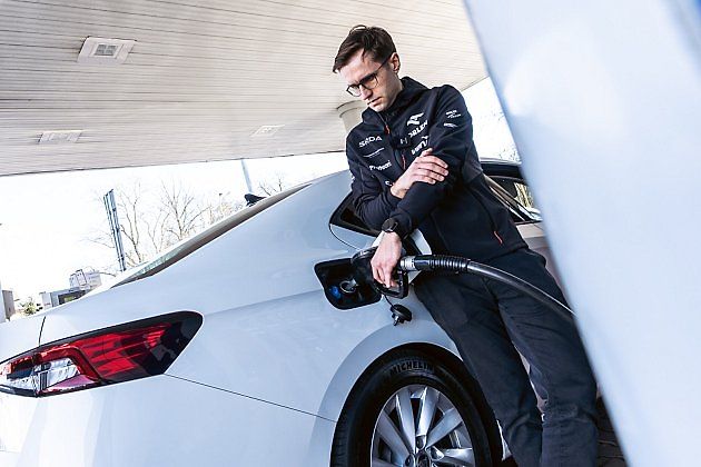 Polský závodník Miko Marczyk ujel s naftovou Škodou Superb na jednu nádrž téměř tři tisíce kilometrů., zdroj: se svolením Škoda Auto