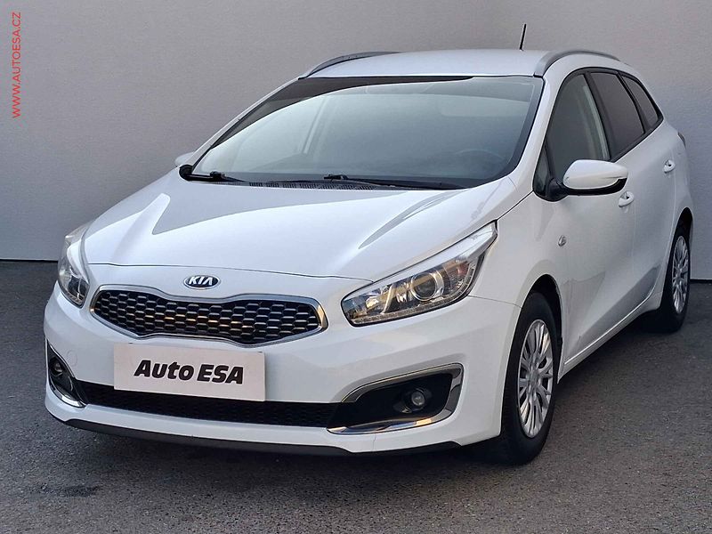 Kia Ceed (2017) 1.4 CVVT, ČR, LED, park.čidla - fotka 3 z 17