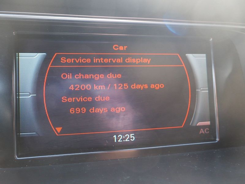 Audi A4 (2013) 2.0 TDI, 4x4, AT, S-Line - fotka 31 z 39