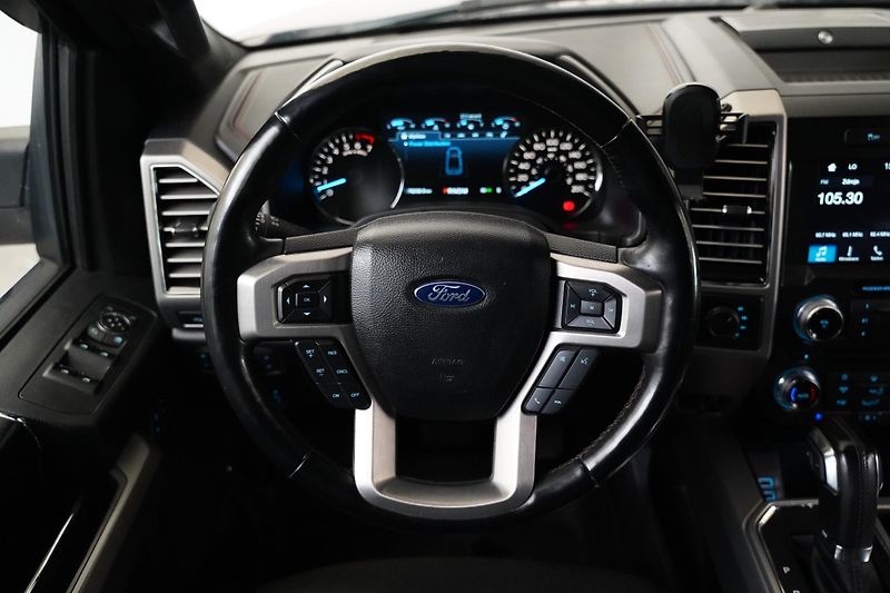 Ford F-150 - fotka 17 z 26