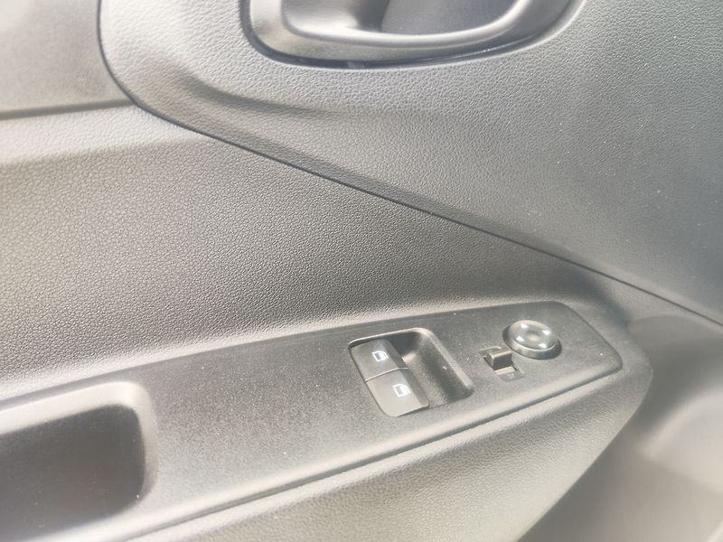 Hyundai i10 1.0i/46kW Wave - fotka 27 z 28