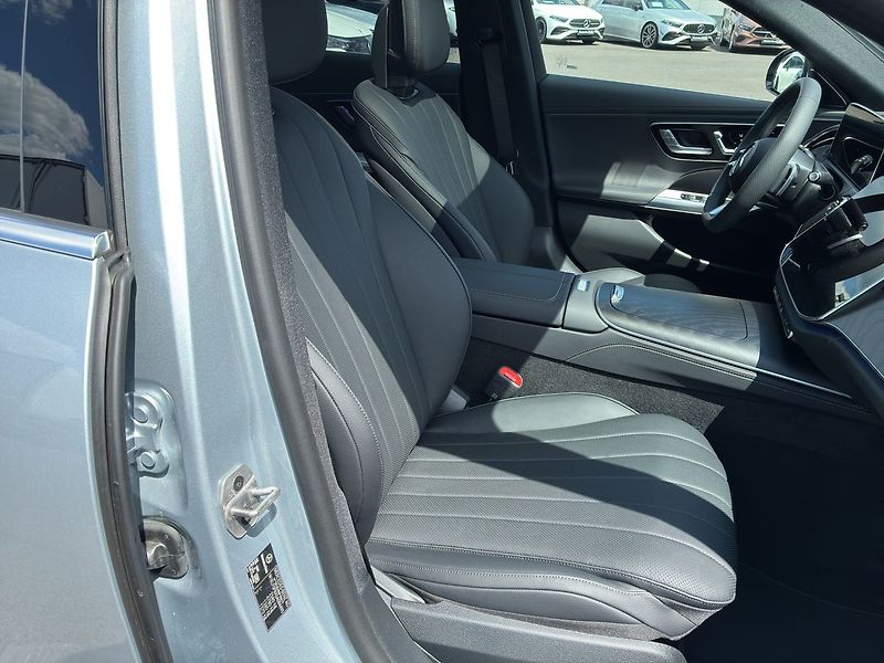 Mercedes-Benz Třídy E E 220 d 4MATIC AMG - fotka 10 z 28