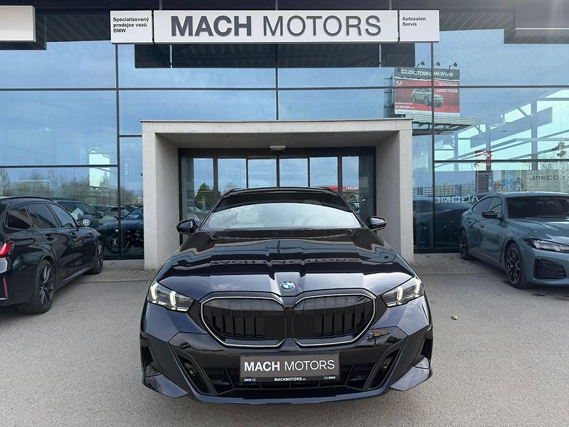BMW Řada 5 540dx Touring 10/2025 TOP - fotka 3 z 30