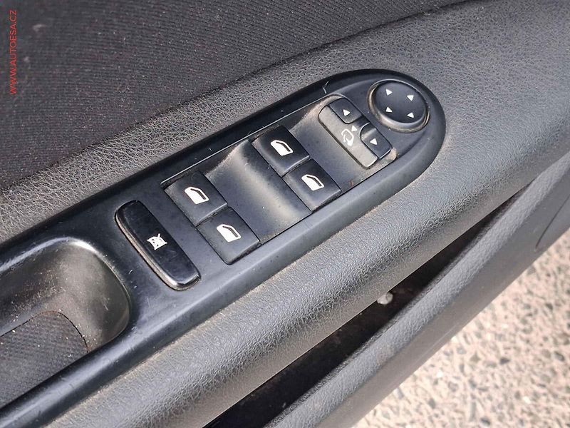 Peugeot 407 (2006) 2.0HDi, ČR, AC, xenon - fotka 11 z 15