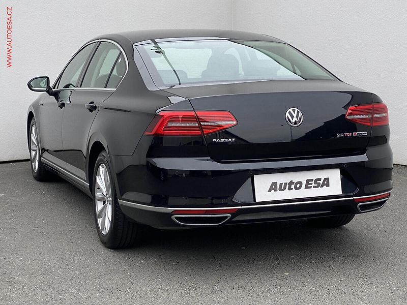 Volkswagen Passat (2017) 2.0TDi 4x4, ČR, Highline, DSG - fotka 6 z 17