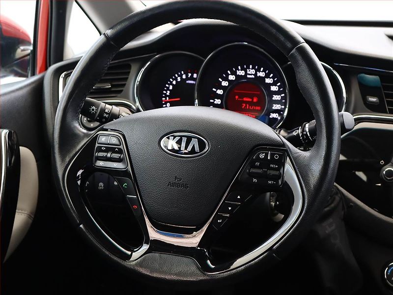 Kia Ceed (2016) 1.6 GDI, ČR,1.maj, Serv.kniha - fotka 13 z 16