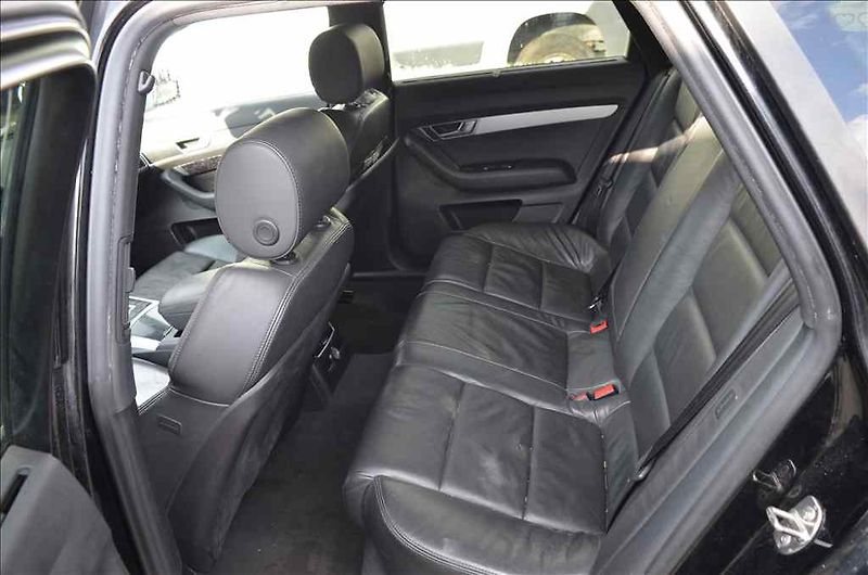 Audi A6 (2010) AVANT 3,0 TDI QUATTRO - fotka 22 z 31