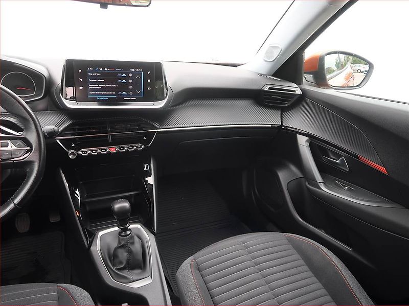 Peugeot 2008 (2021) 1.2 PureTech, ČR,1.maj - fotka 8 z 17