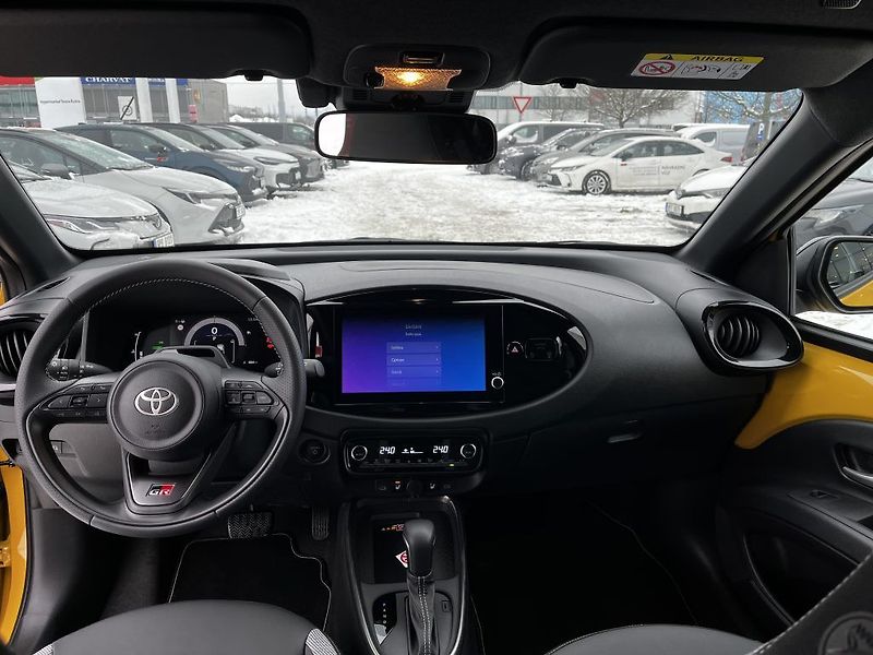 Toyota Aygo 1.5 Hybrid ODBĚR 8/2026 - fotka 13 z 27