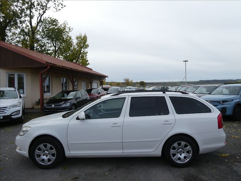 Škoda Octavia 1,6 TDi 77kW 2x kola, závěs - fotka 5 z 30