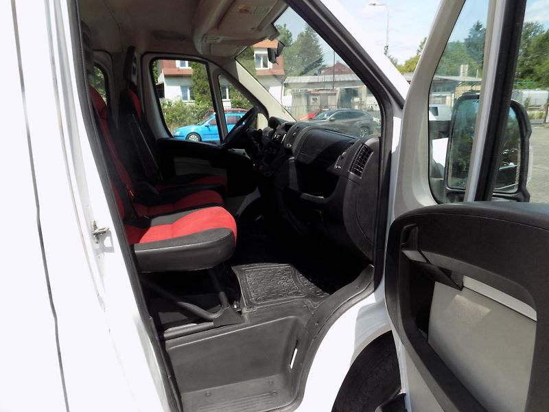 Fiat Ducato (2012) 2,3 109KW 7MÍST 3STR SKLÁPĚČ  - fotka 28 z 49