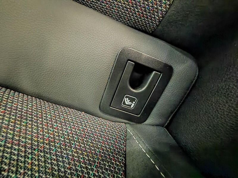 Toyota Corolla Touring Sports 2.0 Hybrid Styl - fotka 19 z 38