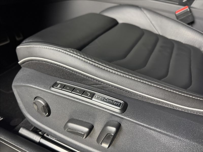 Volkswagen Arteon Shooting Brake 1,4 TSi  DSG eHybrid R-line 36 - fotka 25 z 48