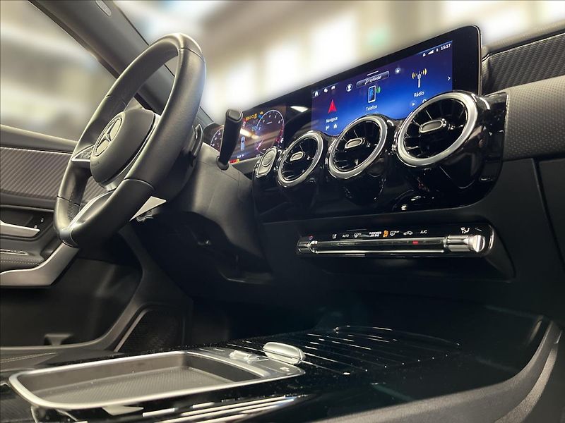 Mercedes-Benz Třídy A 180 Progressive Line - fotka 16 z 21