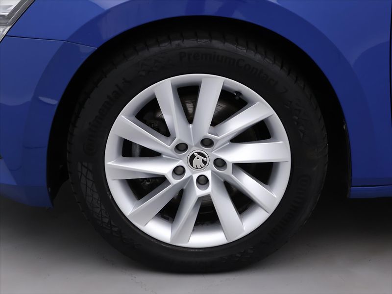 Škoda Superb 2.0 TDI 110kW Style LED  DSG - fotka 29 z 36