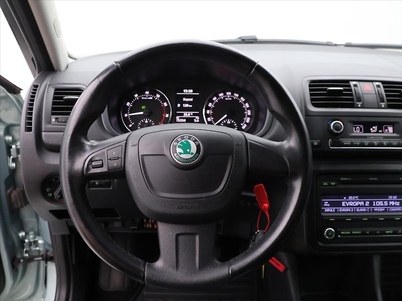 Škoda Fabia 1.2 i 51kW Elegance Sport CZ - fotka 17 z 31