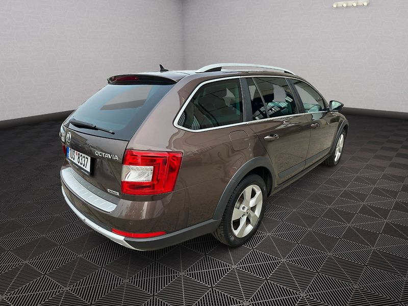 Škoda Octavia (2015) Scout 2.0Tdi 135Kw DSG - fotka 7 z 31