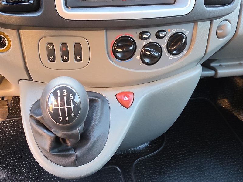 Renault Trafic 2.0dCi 84kW 9-MÍST*AC*TAŽNÉ* - fotka 21 z 42