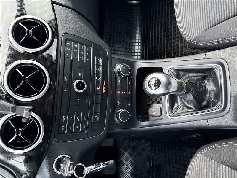 Mercedes-Benz Třídy B 180 CDI NAVI LED MANUAL CZ - fotka 11 z 22
