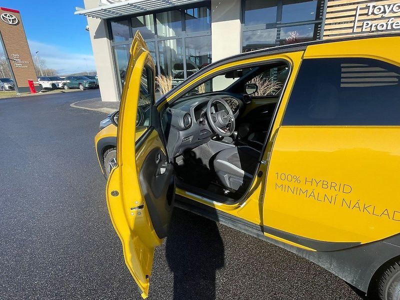 Toyota Aygo 1.5 Hybrid 116HP GR-SPORT - fotka 5 z 27
