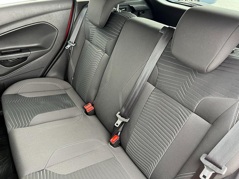 Ford Fiesta (2014) 1.0i 74kW Titanium! Tažné! - fotka 19 z 27