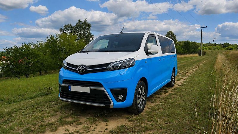 Toyota ProAce (2022) ČR L2 Automat 8 pax Webasto - fotka 3 z 28