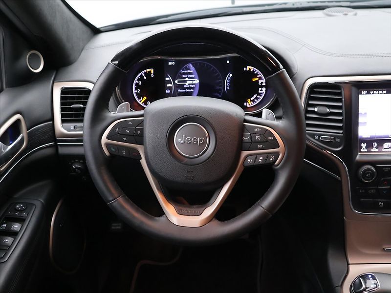 Jeep Grand Cherokee 3,0 CRDI 184kW 4x4 Summit - fotka 18 z 32