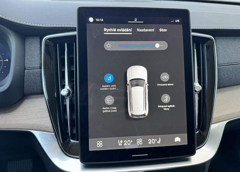 Volvo XC90 T8 AWD / 360 / kola/ REZERVACE - fotka 34 z 51