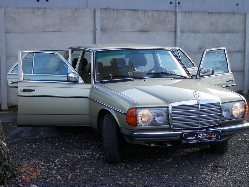 Mercedes-Benz 123 230E AUTOMAT - fotka 6 z 36