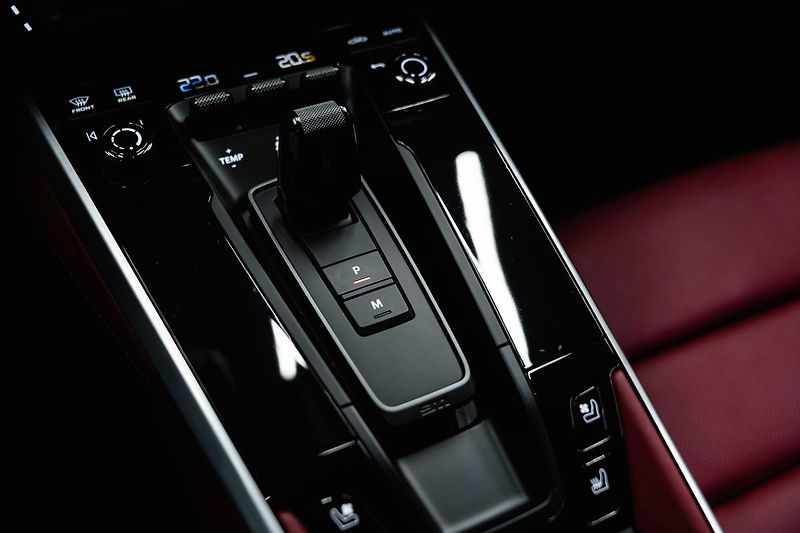 Porsche 911 Turbo, BOSE, ACC, VÝFUKY, MATR - fotka 15 z 20