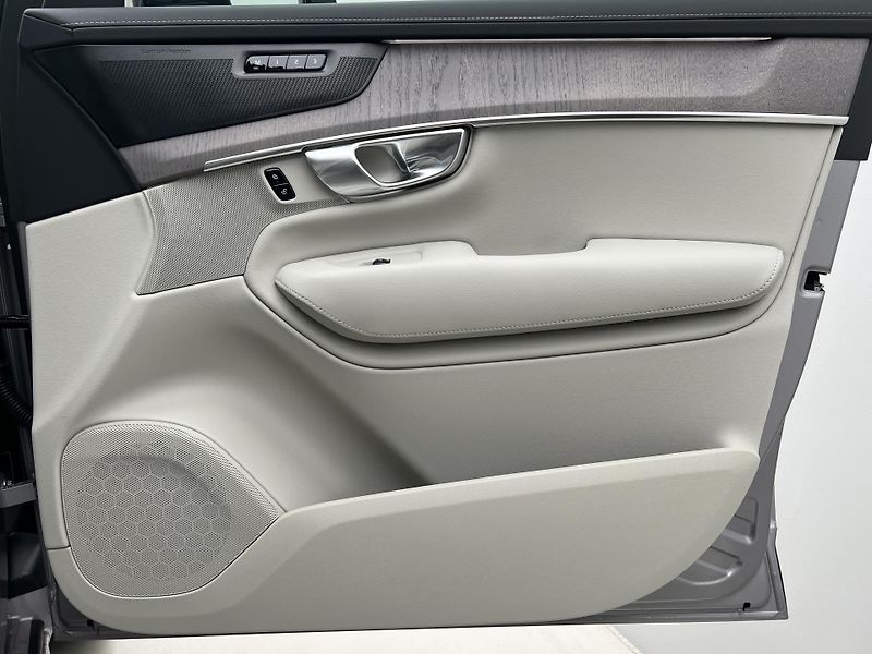 Volvo XC90 (2026) B5 AWD DARK PLUS AUT - fotka 8 z 47