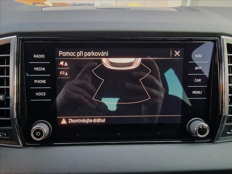 Škoda Karoq 2.0TDI Ambition,ČR,1.Majitel - fotka 26 z 50