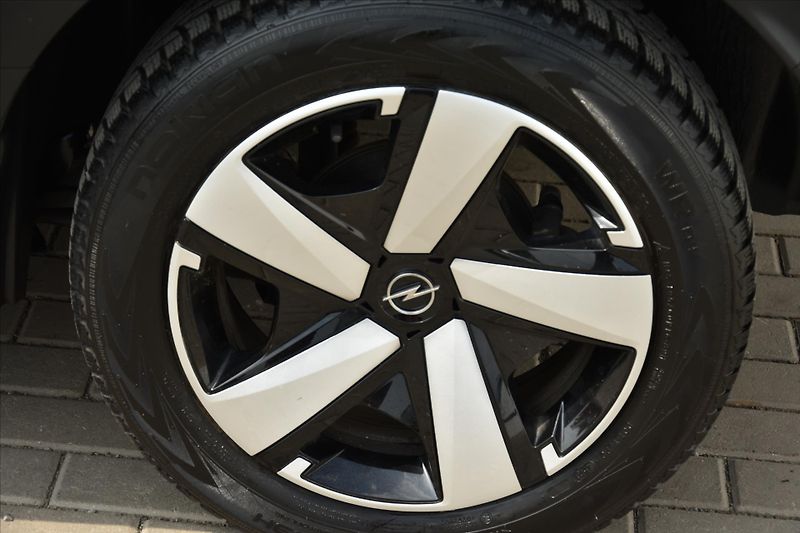 Opel Crossland 1.2 TURBO AUTOMAT 1.MAJ. ČR - fotka 9 z 23