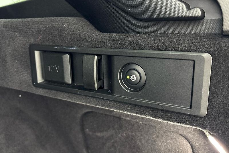BMW Řada 3 řady 3 | 330d xDrive - fotka 20 z 27