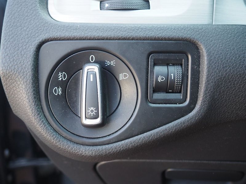 Volkswagen Golf Variant (2014) 2.0 TDI, 110 kW, Navi - fotka 25 z 43
