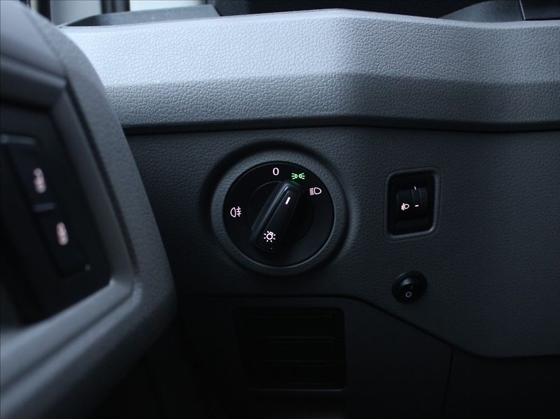 Volkswagen Crafter 2,0 TDi 35 DR  Akční CENA! - fotka 15 z 18