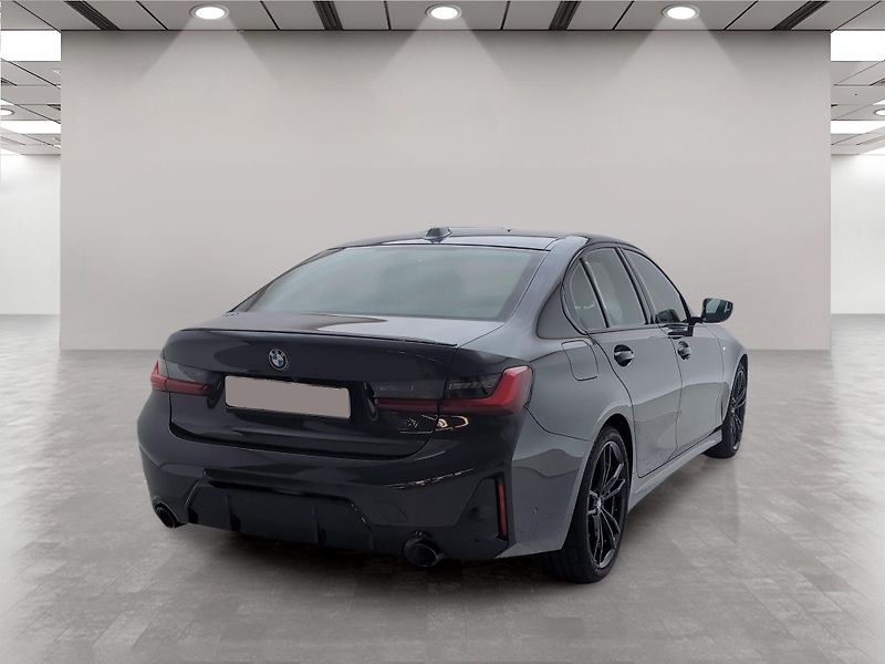 BMW Řada 3 330i xDrive M-Sport Pro Kamera - fotka 4 z 13