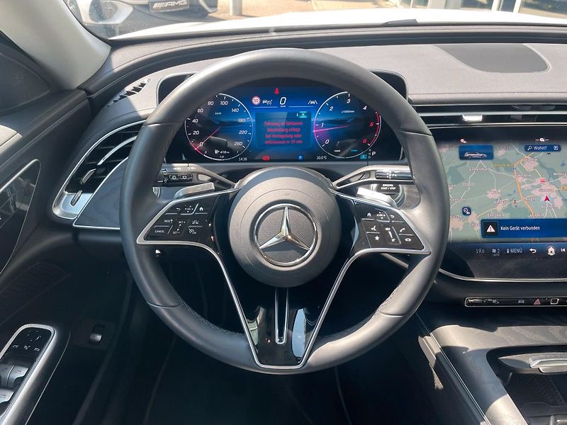 Mercedes-Benz Třídy E 220d Avantgarde Taž Distronic - fotka 12 z 18