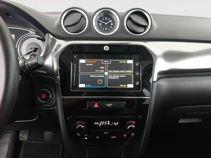 Suzuki Vitara (2019) 1.4 BoosterJet, 4X4 - fotka 12 z 20