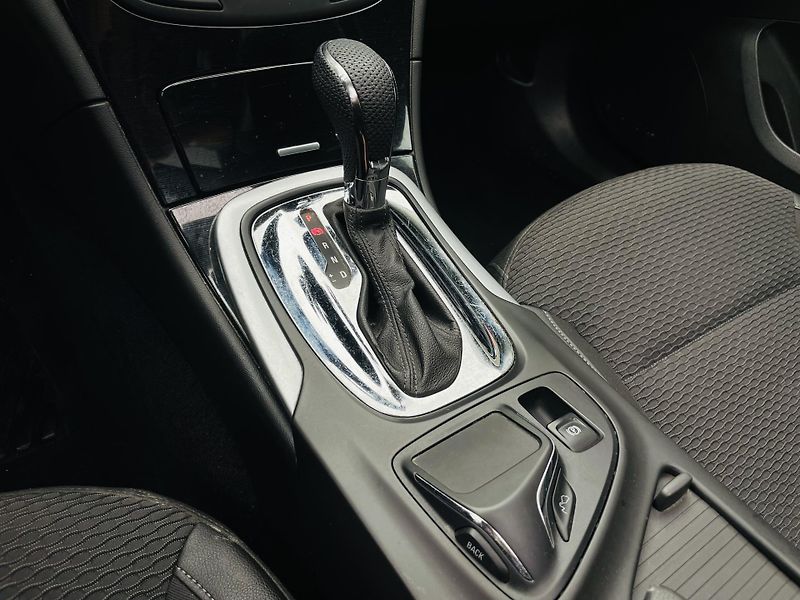 Opel Insignia 2.0CDT 4x4 AUT KAMERA SERVISKA - fotka 36 z 46
