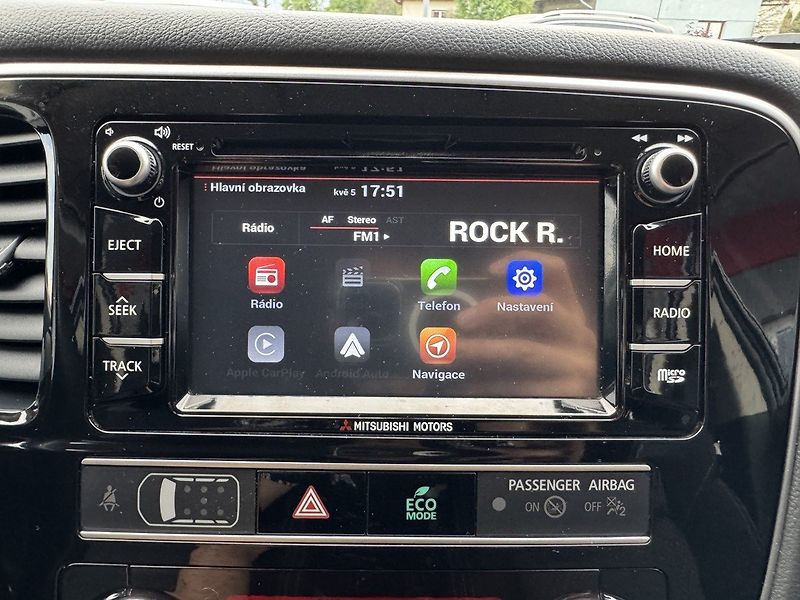 Mitsubishi Outlander (2019) 2.0i Mivec Navi Kamera - fotka 13 z 50