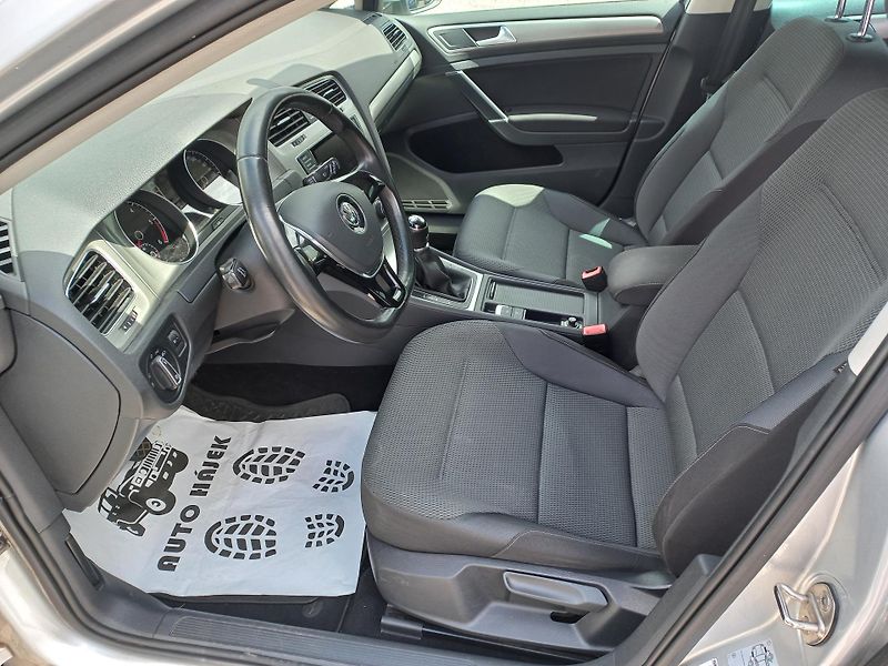 Volkswagen Golf (2014) 1.6TDi 77kW - fotka 10 z 20