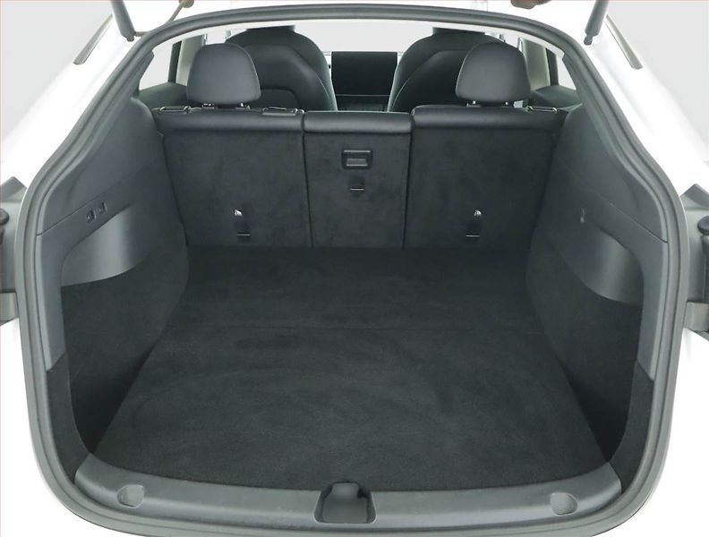 Tesla Model Y (2022) Long Range AWD 79kWh, SoH 92% - fotka 14 z 24
