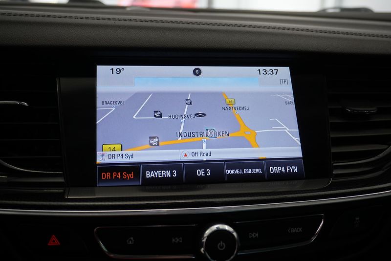 Opel Insignia 2,0T 154kW SPORTS TOURER 4X4 - fotka 17 z 32