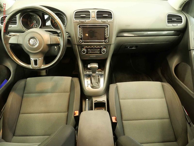 Volkswagen Golf (2009) 1.6i, AT, AC, STK3/28 - fotka 8 z 17