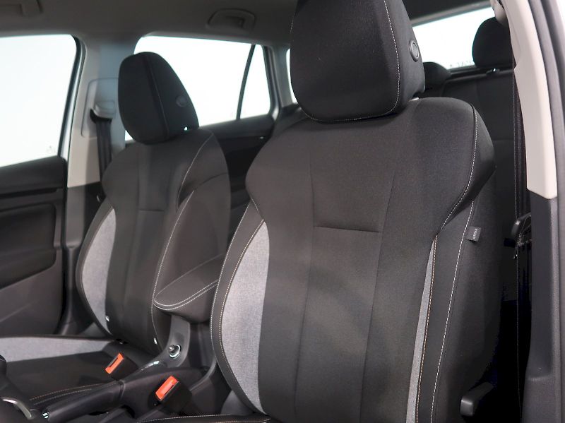 Škoda Kamiq (2025) SELECTION 1.0TSI 85KW - fotka 14 z 38